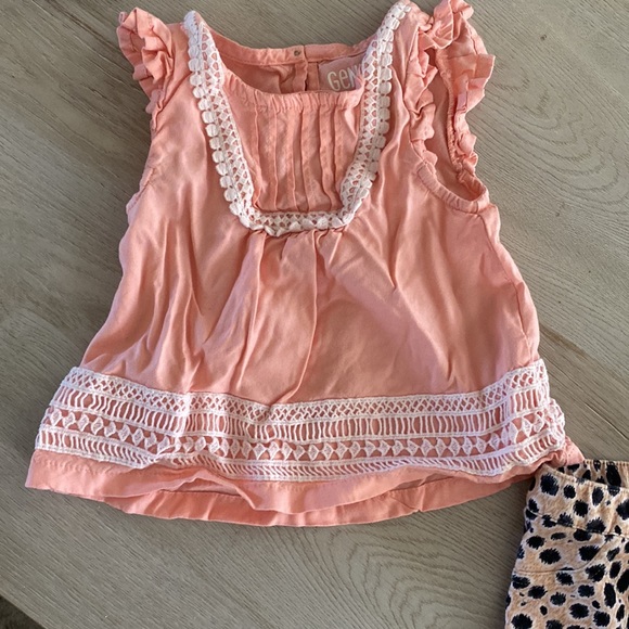 Oshkosh Girls outfit - Picture 2 of 3